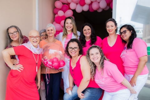 Campanha Outubro ms da sade da mulher valoriza mulheres em tratamento quimioterpico